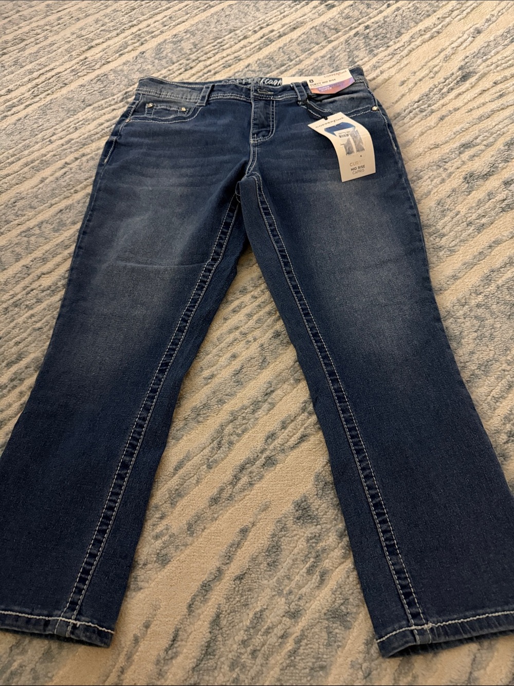 NWT Copperflash Women’s Curvy Mid Rise Capris - Classic Stretch Denim Size 8